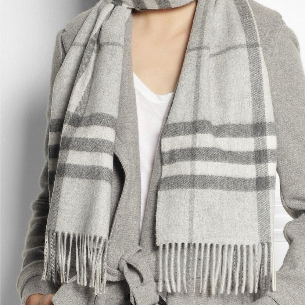 Burberry Gray Wool Scarf